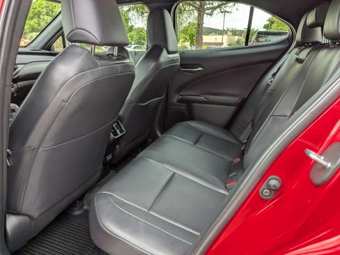 Certified 2025 Lexus UX 300h FWD image 16
