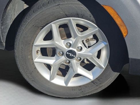 Used 2023 Kia Soul LX w/ Option Group 015 FWD image 17
