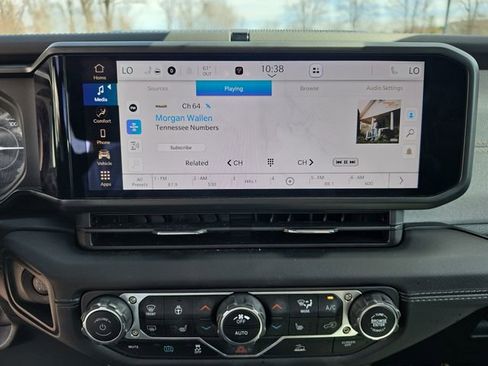 Used 2024 Jeep Wrangler Unlimited Sahara image 18