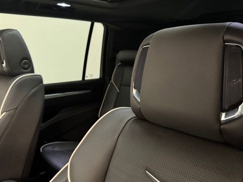 Certified 2025 Cadillac Escalade ESV Sport image 47