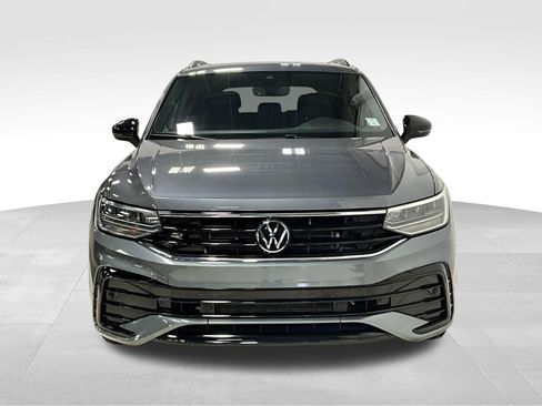 Used 2024 Volkswagen Tiguan SE R-Line FWD image 3