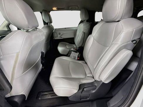 Certified 2026 Toyota Sienna LE FWD image 24