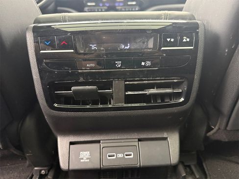 Used 2023 Acura MDX SH-AWD w/ Technology Package image 30