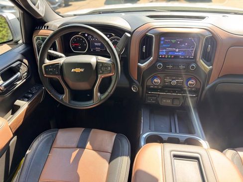 Used 2022 Chevrolet Silverado 1500 High Country w/ Z71 Off-Road Package AWD/4WD image 23
