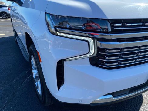 Used 2023 Chevrolet Suburban Premier image 2