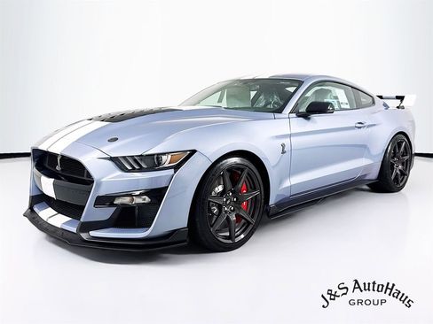 Used 2022 Ford Mustang Shelby GT500 w/ Carbon Fiber Track Pack image 3