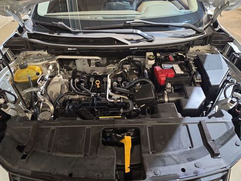 Used 2021 Nissan Rogue SV AWD/4WD image 17