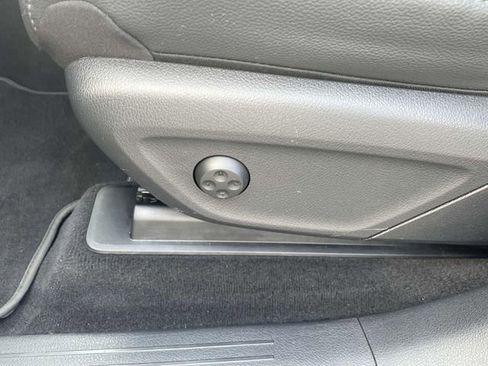 Used 2024 Mercedes-Benz GLS 450 4MATIC image 28