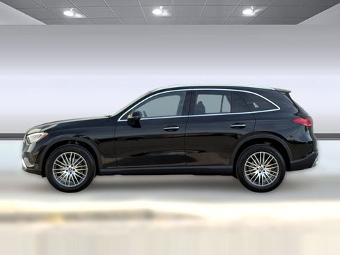 New 2026 Mercedes-Benz GLC 300 4MATIC image 2