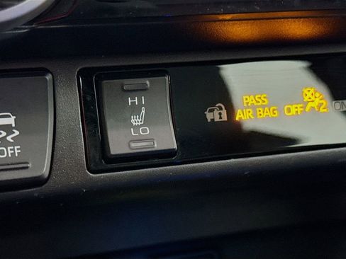 Used 2024 Toyota RAV4 XSE AWD/4WD image 21