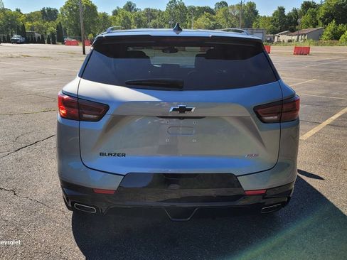 Used 2024 Chevrolet Blazer RS w/ Enhanced Convenience Package FWD image 10