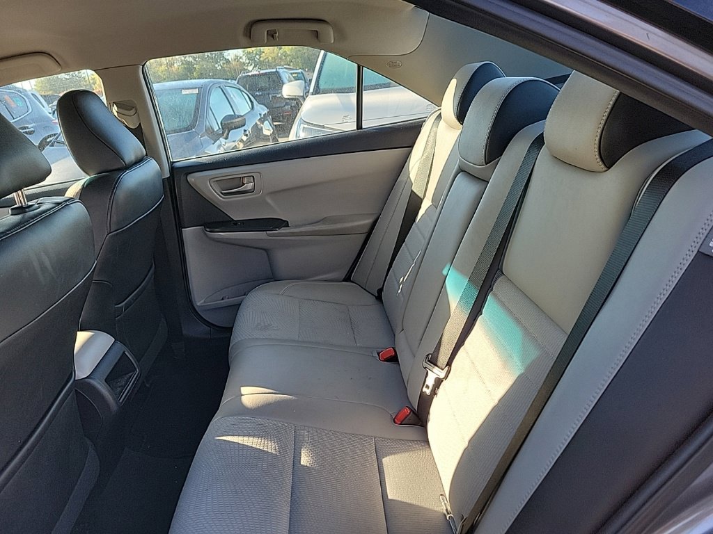 Used 2016 Toyota Camry SE FWD image 13