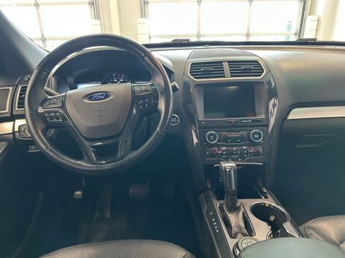 Used 2017 Ford Explorer XLT w/ Equipment Group 202A image 19