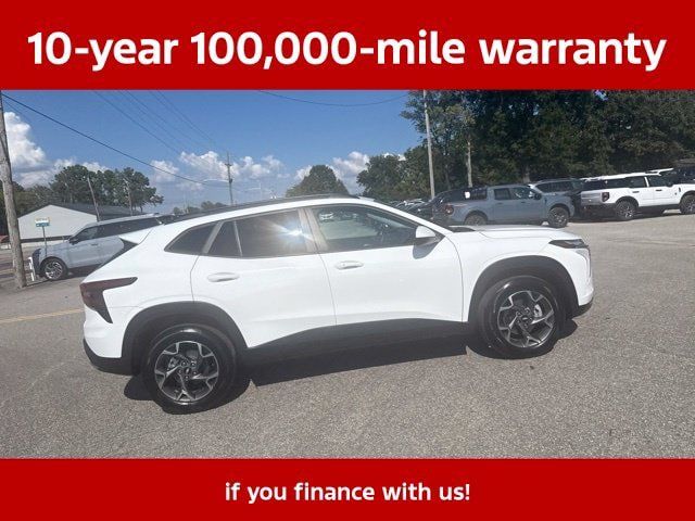 Used 2025 Chevrolet Trax LT w/ LT Convenience Package FWD image 16