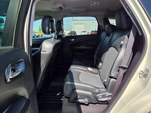 Used 2019 Dodge Journey Crossroad FWD image 32