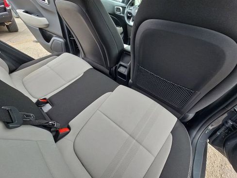 Used 2024 Hyundai Venue SEL image 12