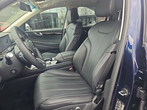 Used 2025 Genesis GV80 2.5T Standard image 17