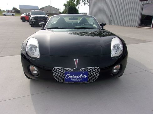 Used 2007 Pontiac Solstice Convertible w/ Premium Package RWD image 8