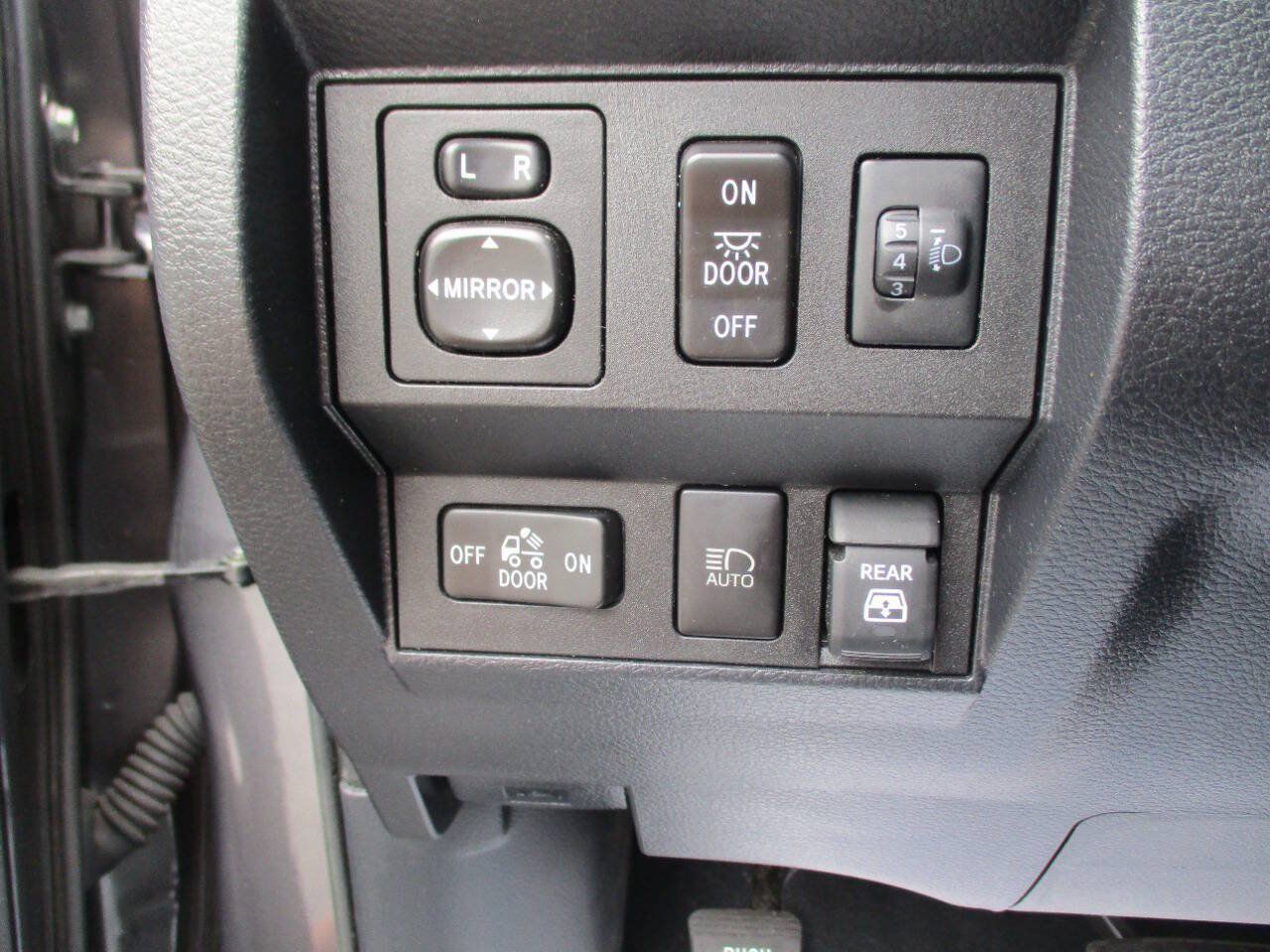 Used 2020 Toyota Tundra SR5 w/ SR5 Upgrade Package AWD/4WD image 16