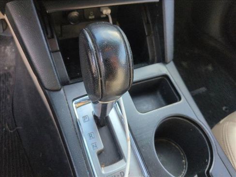 Used 2016 Subaru Outback 2.5i Limited image 11