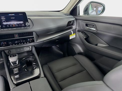 New 2026 Nissan Rogue SV FWD image 24