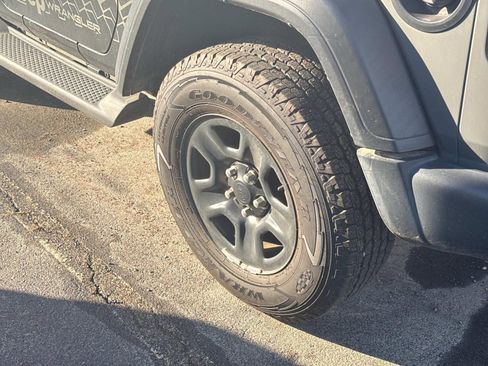 Used 2020 Jeep Wrangler Sport image 11