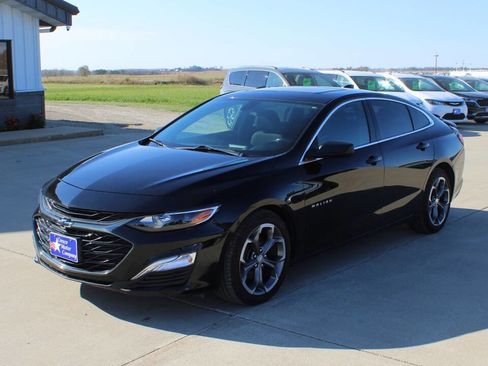 Used 2019 Chevrolet Malibu RS image 1