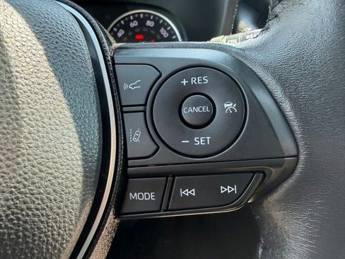 Used 2021 Toyota RAV4 XLE w/ Convenience Package AWD/4WD image 14
