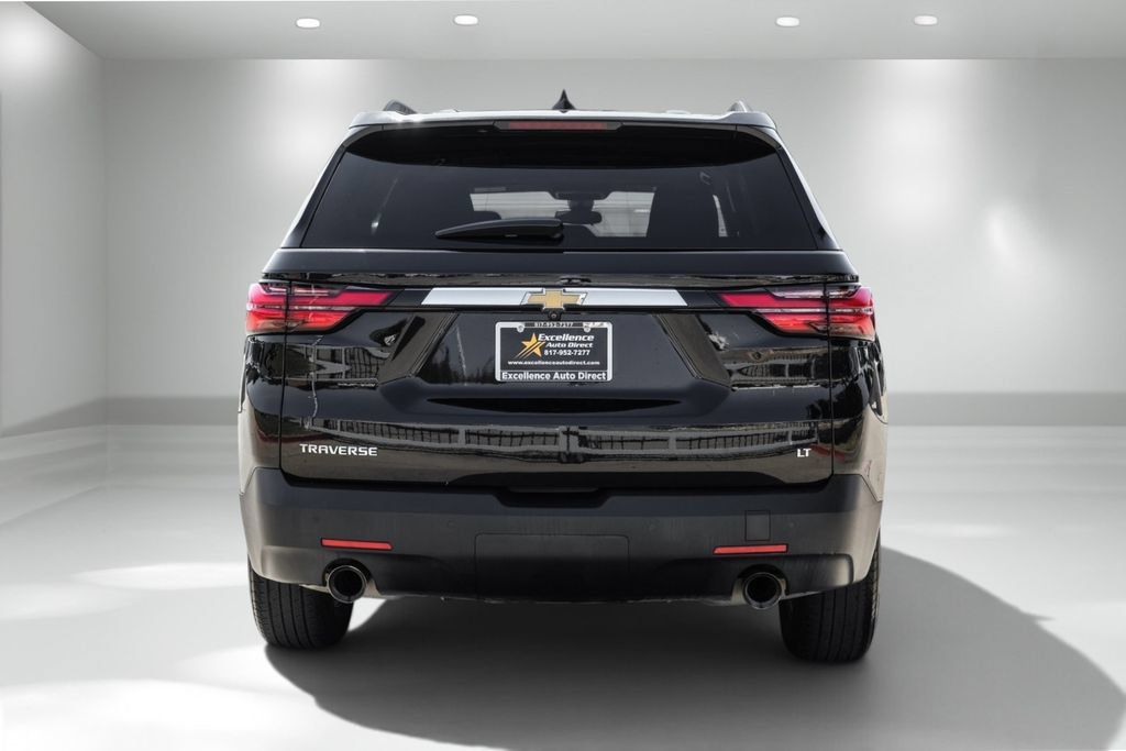 Used 2022 Chevrolet Traverse LT FWD image 7
