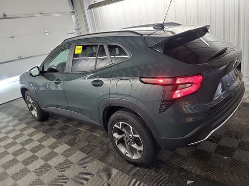 Used 2025 Chevrolet Trax LT w/ Driver Confidence Package FWD image 15