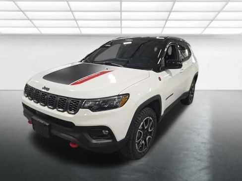 Used 2026 Jeep Compass Trailhawk AWD/4WD image 8