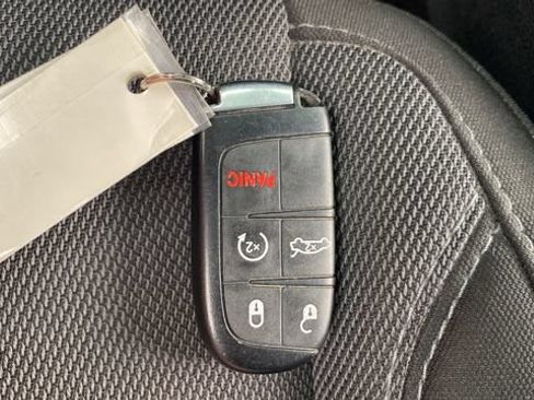 Used 2018 Dodge Charger R/T RWD image 30