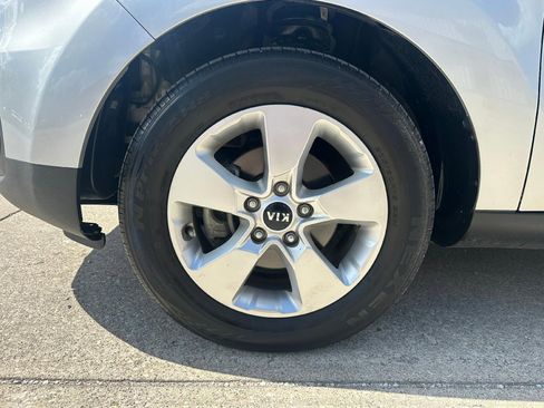 Used 2018 Kia Soul FWD image 14