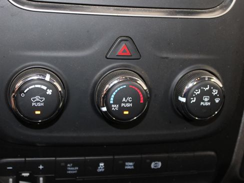 Used 2018 RAM 3500 Tradesman w/ Chrome Appearance Group RWD image 30