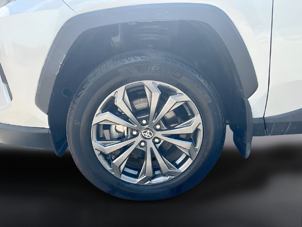 Used 2025 Toyota RAV4 XLE Premium w/ Weather Package AWD/4WD image 29