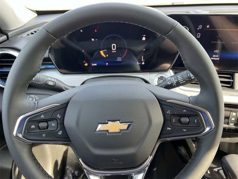 New 2025 Chevrolet Trax LT w/ LT Convenience Package image 14