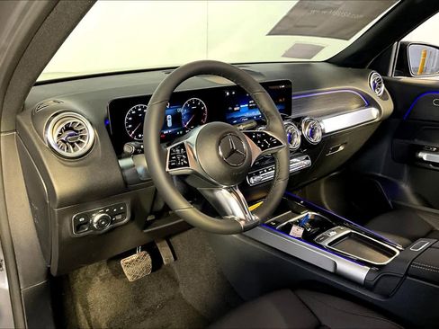 New 2026 Mercedes-Benz GLB 250 4MATIC image 9