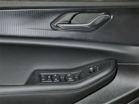 New 2025 Jeep Grand Cherokee Altitude image 12