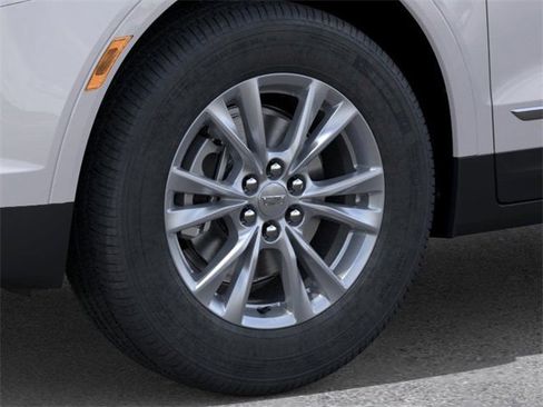 New 2026 Cadillac XT5 Luxury w/ LPO, Floor Liner Package image 9