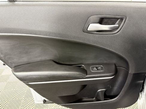 Used 2019 Dodge Charger SXT w/ Leather Interior Group image 37