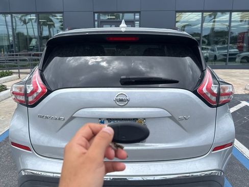 Used 2018 Nissan Murano SV FWD image 4