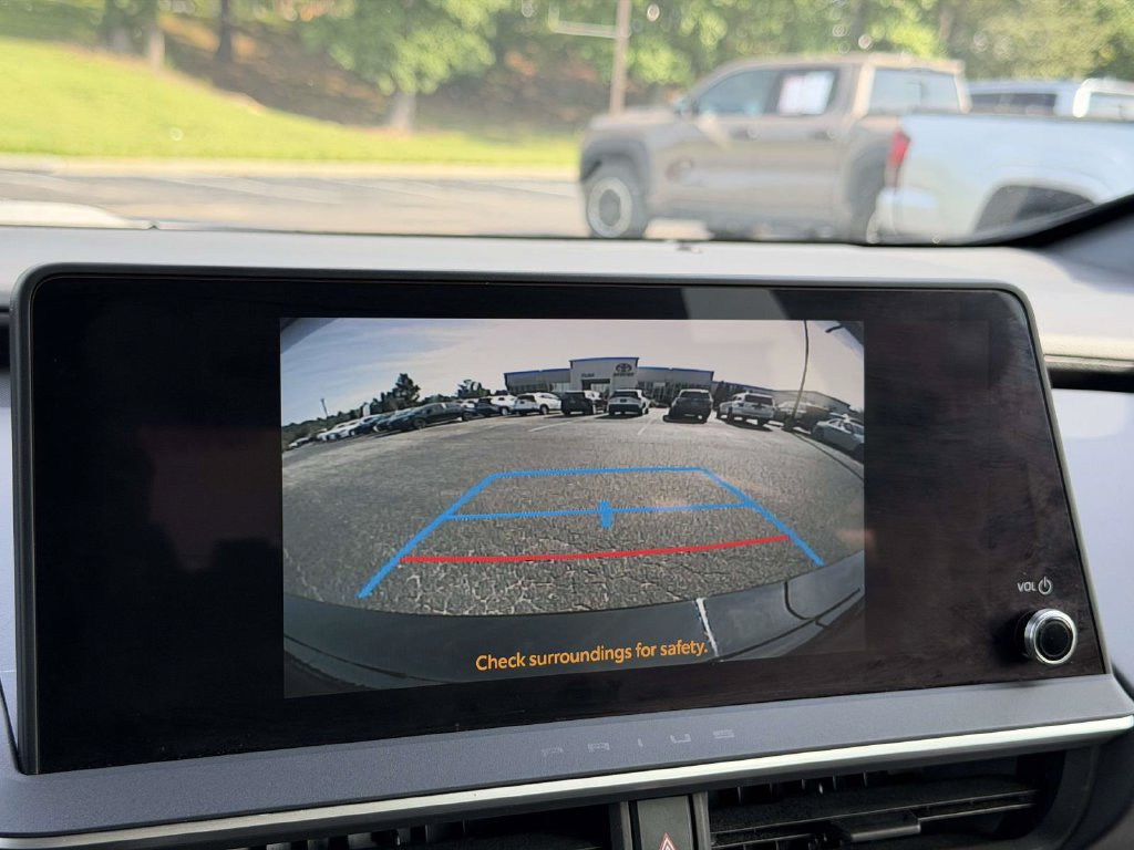 Certified 2023 Toyota Prius XLE FWD image 4