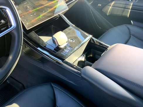 Used 2025 Land Rover Range Rover Sport S image 16