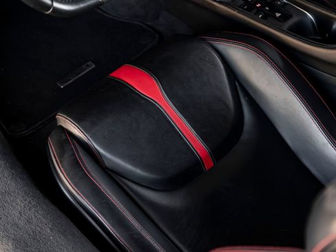 Used 2019 McLaren 570S Spider RWD image 18