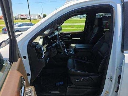 Used 2024 GMC Sierra 1500 Denali w/ Denali Reserve Package AWD/4WD image 3