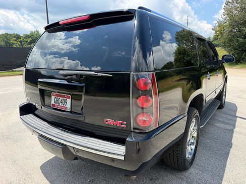 Used 2009 GMC Yukon XL Denali AWD/4WD image 5