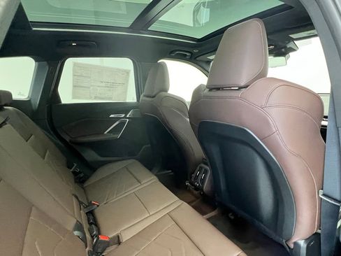 Used 2025 BMW X1 xDrive28i w/ Premium Package image 9