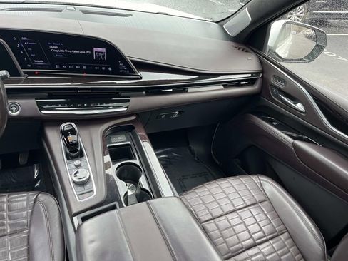 Used 2022 Cadillac Escalade Premium Luxury Platinum image 13