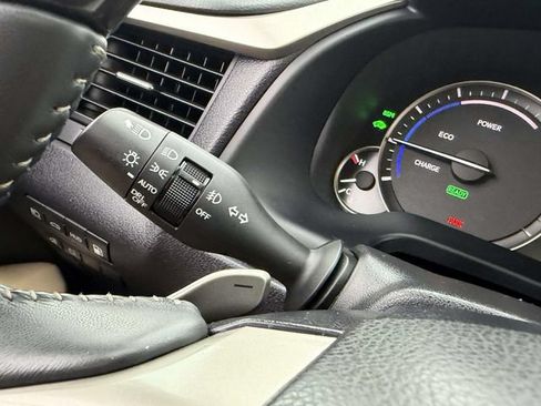 Used 2022 Lexus RX 450h AWD w/ Luxury Package image 32