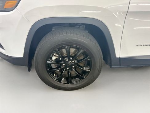 Used 2021 Jeep Cherokee Latitude AWD/4WD image 11